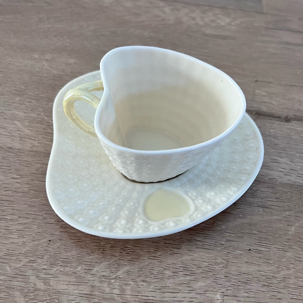 Vintage 7th Mark 1980-1992 Belleek Ireland Heart Shape TeaCup &‎ Saucer Set